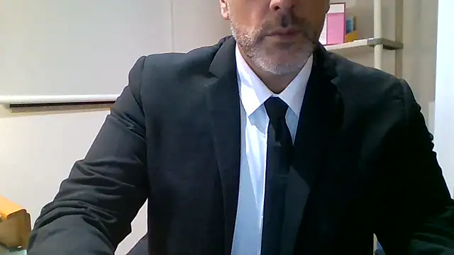 66MA69 online show from December 14, 6:15 pm