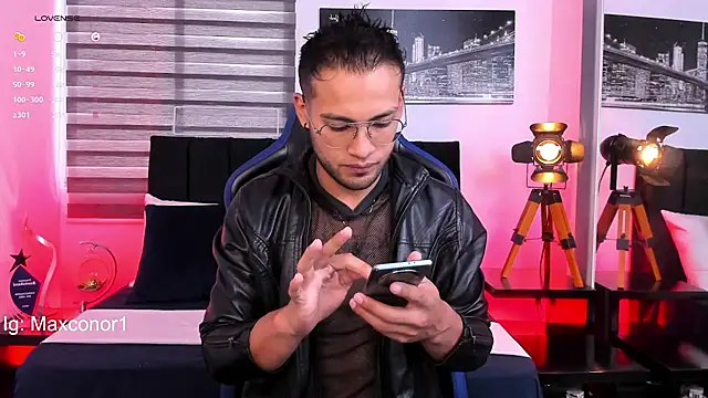 Max Conor1 online show from March 18, 11:22 am