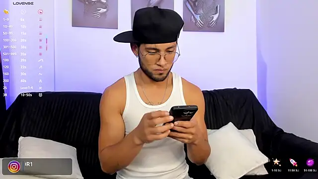 Max Conor1 online show from April 14, 4:23 am