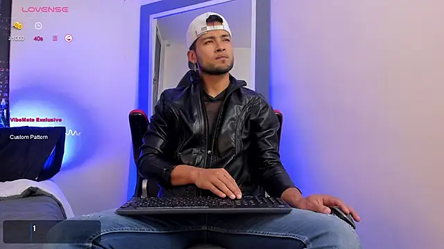 Max Conor1 online show from February 17, 11:13 am