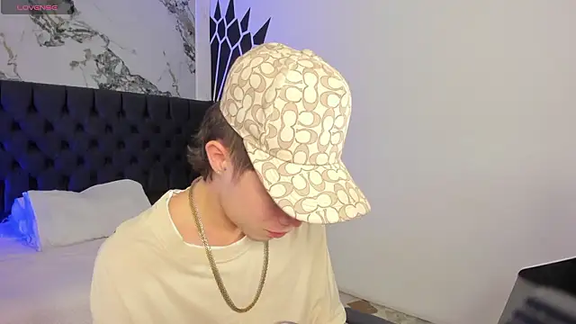 marcuscollins1  online show from March 6, 1:52 pm