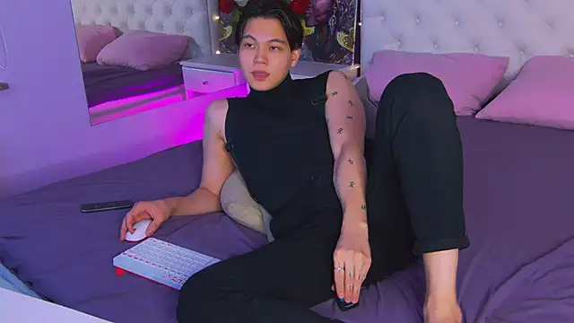 just gay  online show from March 8, 11:28 pm