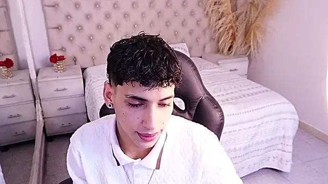 JhoanLeandro online show from June 29, 5:02 am