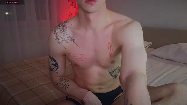 Snapshot of VincentSmith02 chatting on February 1, 9:19 pm VincentSmith02 online show from February 1, 9:19 pm