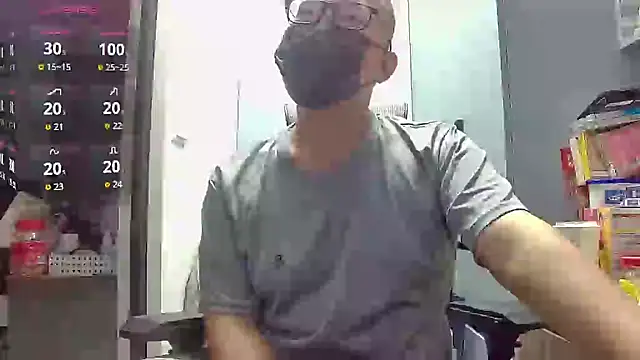 Snapshot of beartopslave chatting on October 9, 5:45 am beartopslave online show from October 9, 5:45 am