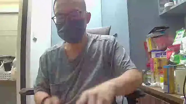 Snapshot of beartopslave chatting on October 12, 9:03 am beartopslave online show from October 12, 9:03 am