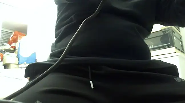 Snapshot of beartopslave chatting on February 5, 4:48 pm beartopslave online show from February 5, 4:48 pm