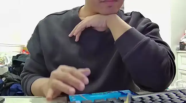 Snapshot of beartopslave chatting on February 14, 6:23 am beartopslave online show from February 14, 6:23 am