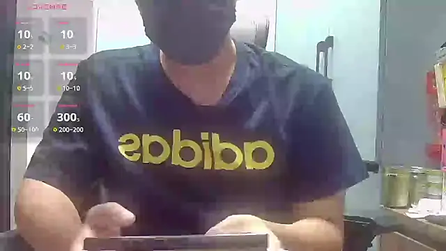 Snapshot of beartopslave chatting on October 17, 5:00 am beartopslave online show from October 17, 5:00 am