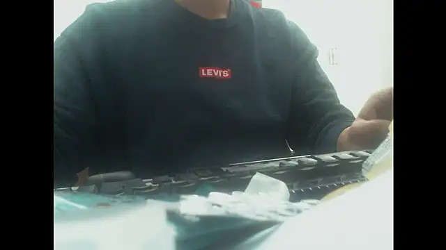 Snapshot of beartopslave chatting on February 13, 7:56 am beartopslave online show from February 13, 7:56 am