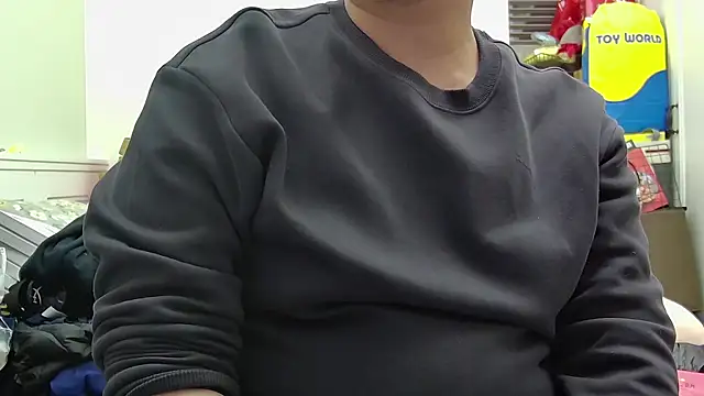 Snapshot of beartopslave chatting on February 18, 4:05 pm beartopslave online show from February 18, 4:05 pm