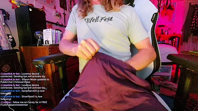 AaronSkeetman online show from May 9, 10:16 am