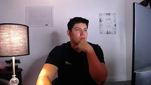 Snapshot of JamesCr_ chatting on October 14, 1:12 am JamesCr  online show from October 14, 1:12 am