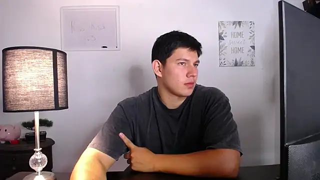 Snapshot of JamesCr_ chatting on October 15, 1:57 am JamesCr  online show from October 15, 1:57 am