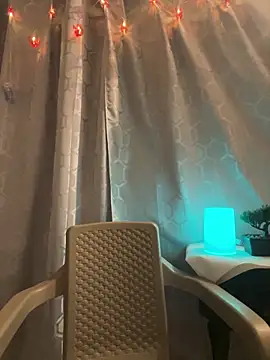 Snapshot of JamesCr_ chatting on February 14, 12:51 am JamesCr  online show from February 14, 12:51 am