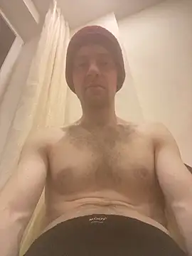 LynnAhNight online show from February 27, 3:03 am