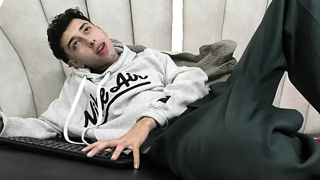 erickblaze wm online show from February 18, 1:11 pm