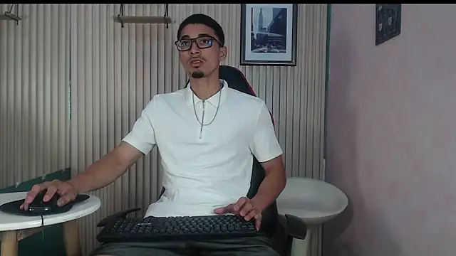 Becker2  online show from December 18, 11:56 pm