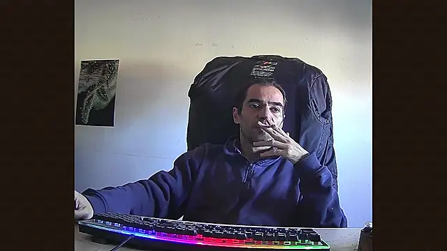 ReyDeBotones online show from April 3, 2:47 pm