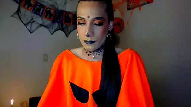 Snapshot of NovaNyx11 chatting on October 31, 10:46 pm NovaNyx11 online show from October 31, 10:46 pm