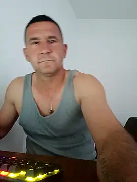 Snapshot of Mister1985 chatting on October 12, 5:45 am Mister1985 online show from October 12, 5:45 am