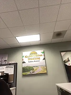 hintly online show from March 31, 10:00 pm