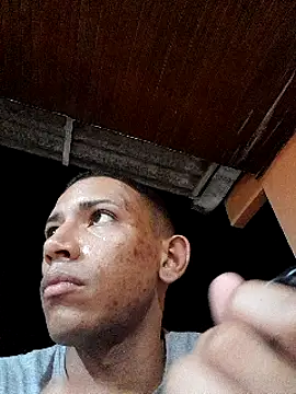 Snapshot of Mineirinho043 chatting on February 16, 11:59 pm Mineirinho043 online show from February 16, 11:59 pm