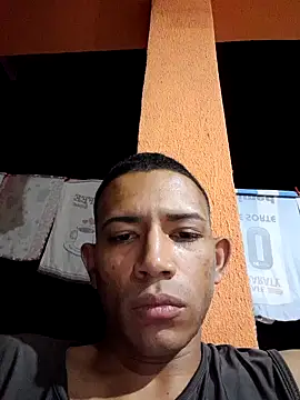Snapshot of Mineirinho043 chatting on February 15, 11:27 pm Mineirinho043 online show from February 15, 11:27 pm