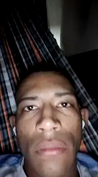 Snapshot of Mineirinho043 chatting on February 12, 10:59 pm Mineirinho043 online show from February 12, 10:59 pm