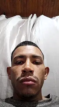 Snapshot of Mineirinho043 chatting on March 2, 10:34 pm Mineirinho043 online show from March 2, 10:34 pm