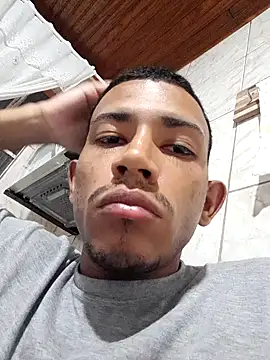 Snapshot of Mineirinho043 chatting on March 1, 3:21 am Mineirinho043 online show from March 1, 3:21 am