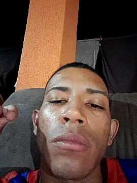 Snapshot of Mineirinho043 chatting on February 11, 11:01 pm Mineirinho043 online show from February 11, 11:01 pm