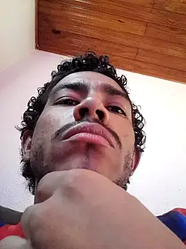 Snapshot of Mineirinho043 chatting on September 14, 5:37 pm Mineirinho043 online show from September 14, 5:37 pm