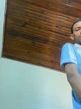 Snapshot of Mineirinho043 chatting on March 10, 1:43 pm Mineirinho043 online show from March 10, 1:43 pm