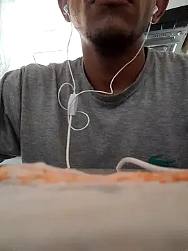 Snapshot of Mineirinho043 chatting on February 26, 2:14 pm Mineirinho043 online show from February 26, 2:14 pm