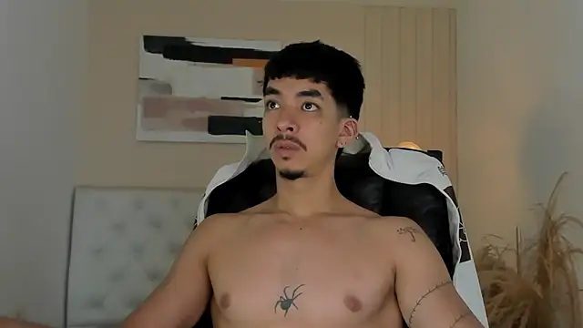 ISAAC CRYSTON online show from February 3, 8:14 pm