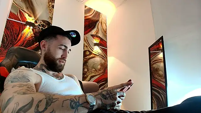 Luke davis01 online show from April 11, 1:03 pm