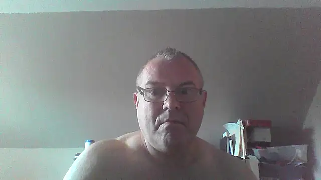 Snapshot of mkestr69 chatting on September 24, 3:54 pm mkestr69 online show from September 24, 3:54 pm