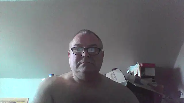 mkestr69 online show from April 3, 8:05 pm