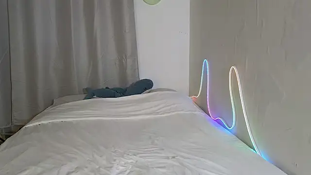 Julian wins online show from April 2, 12:08 am