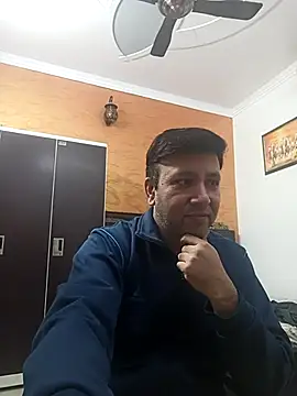 innocentboy1987 online show from December 16, 6:20 am