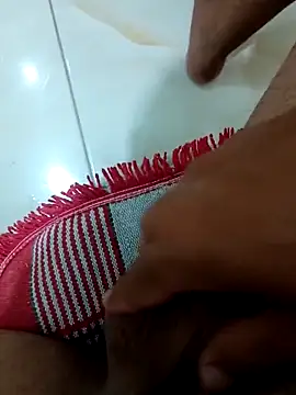 Snapshot of garoto-pirocudo chatting on March 8, 3:37 am garoto-pirocudo online show from March 8, 3:37 am