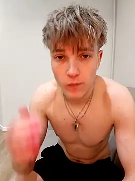 And25bn online show from February 1, 9:13 pm