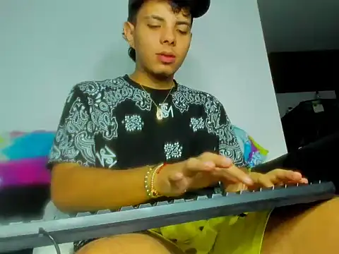 Alessandro 1610 online show from September 19, 2:12 am