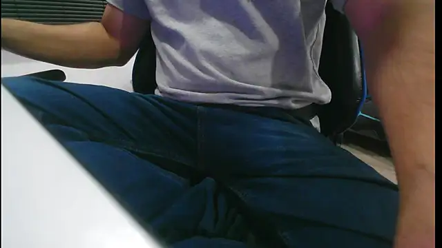 Snapshot of xX_Dark_Style_Xx chatting on February 15, 11:38 pm xX Dark Style Xx online show from February 15, 11:38 pm