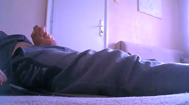 Azuri Best online show from February 16, 7:37 am