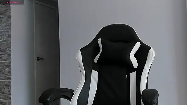 Snapshot of salvatore_montt chatting on February 17, 10:25 pm salvatore montt online show from February 17, 10:25 pm