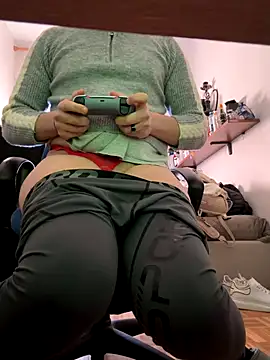 yaxxx03 online show from December 14, 12:01 pm