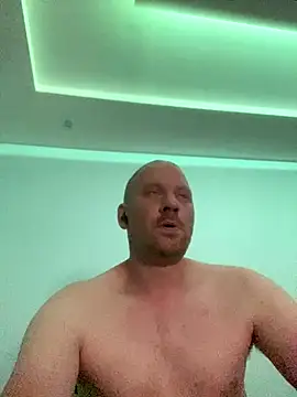 Krzysiekg123 online show from September 30, 10:02 pm