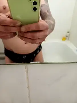 flo000031 online show from March 21, 11:34 pm